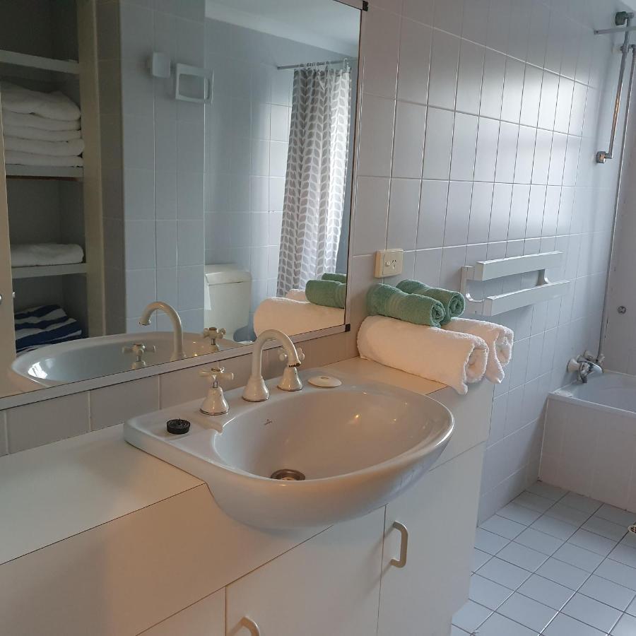 Villa Venezia Apt 3 - Spacious Hervey Bay Beachfront Apartment Zewnętrze zdjęcie